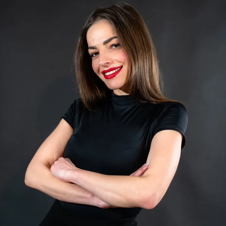 vania.apostolidou