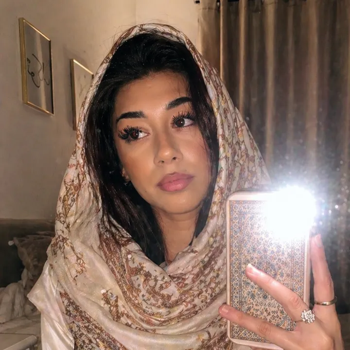@meyakelessova