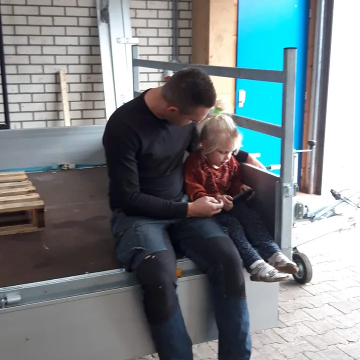 @patrickboezen