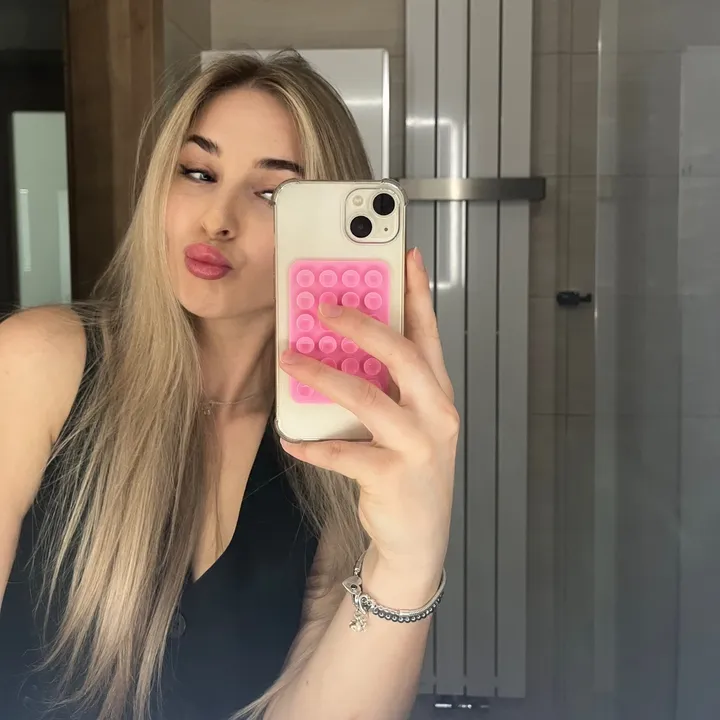 @barahadamcikova