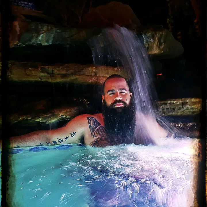@redneckpolynesian