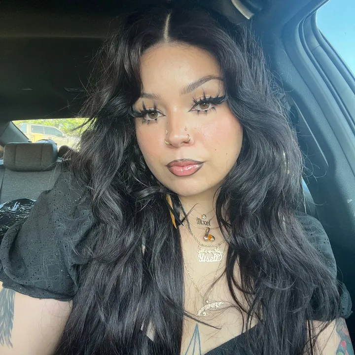 @yisellamezcua