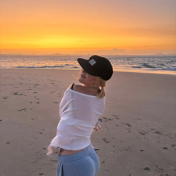 @saraschoenbaum