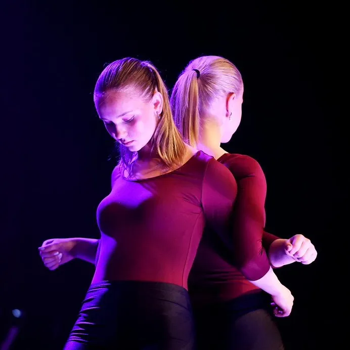 @em_dancee1