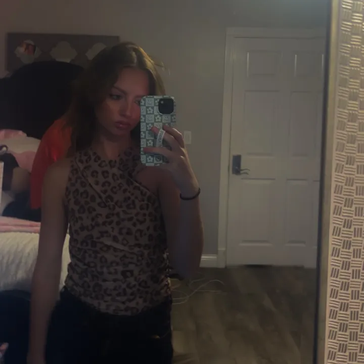@rayna_taylor_