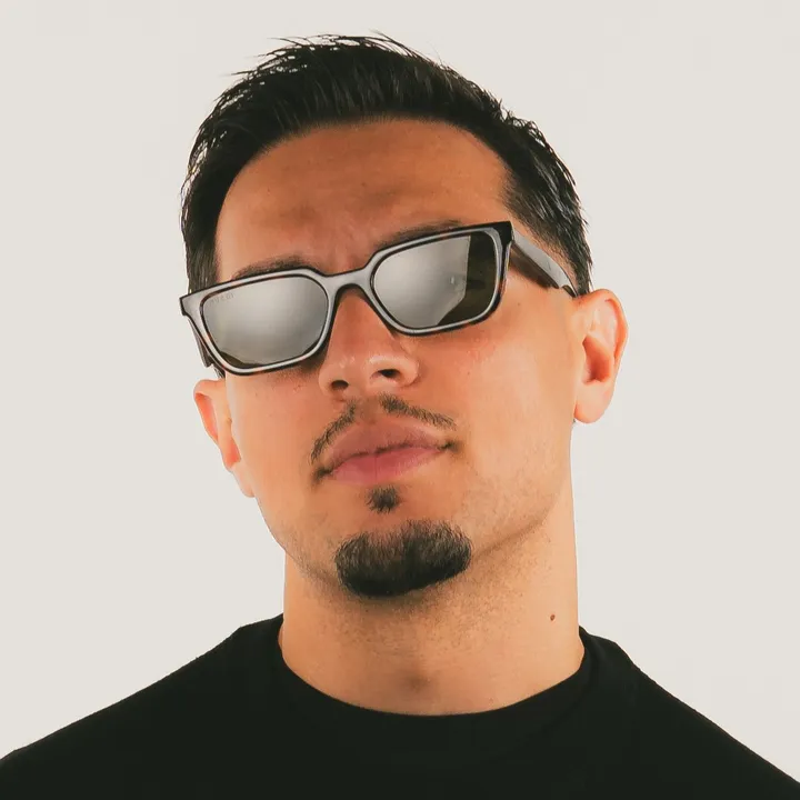 denis_sign
