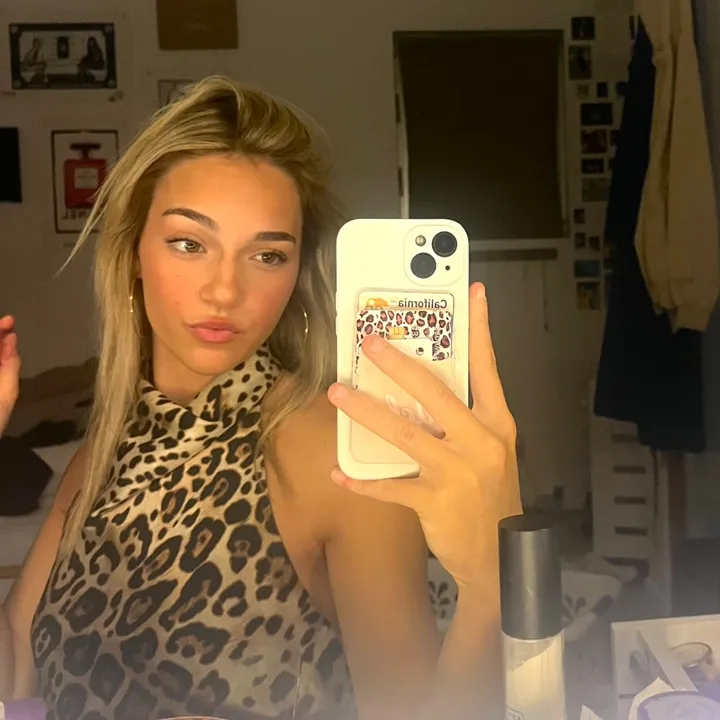 @bronwynhoffman_