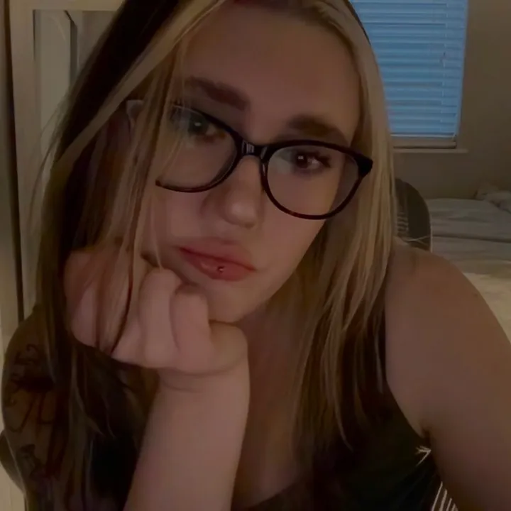 @strwbrrylipgloss