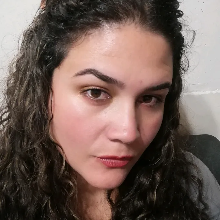 @lalindaloa