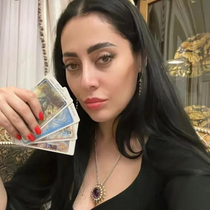 @tarotsofie