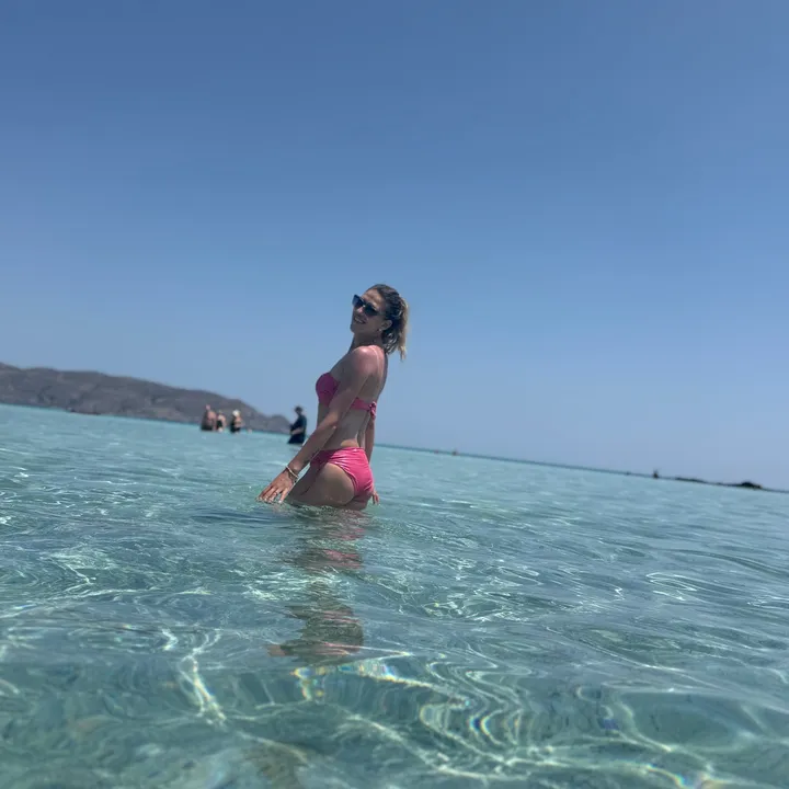 adelaalexandra24