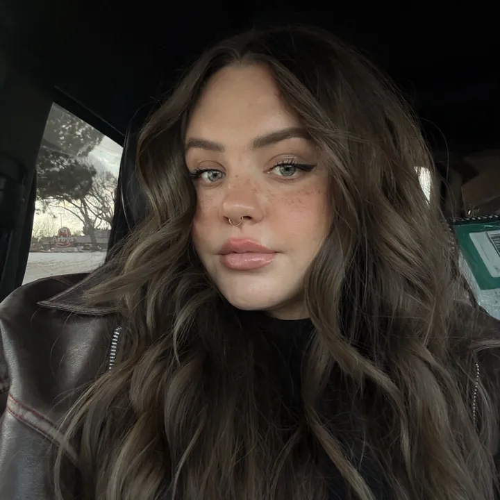 nicoleaxelson