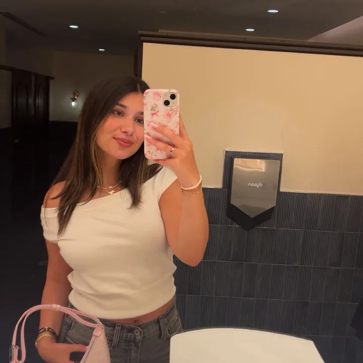 @nicoletteabr