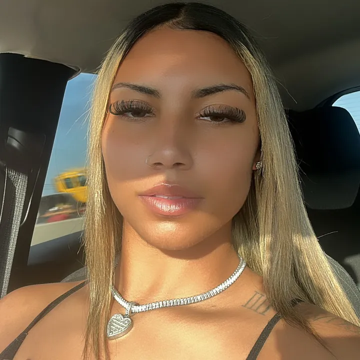 @ariana_denisee