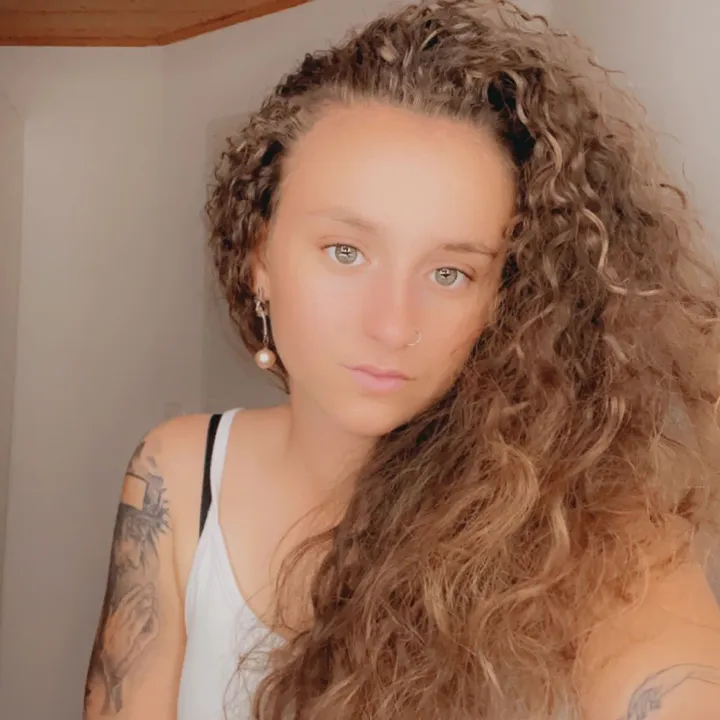 @annarella4121