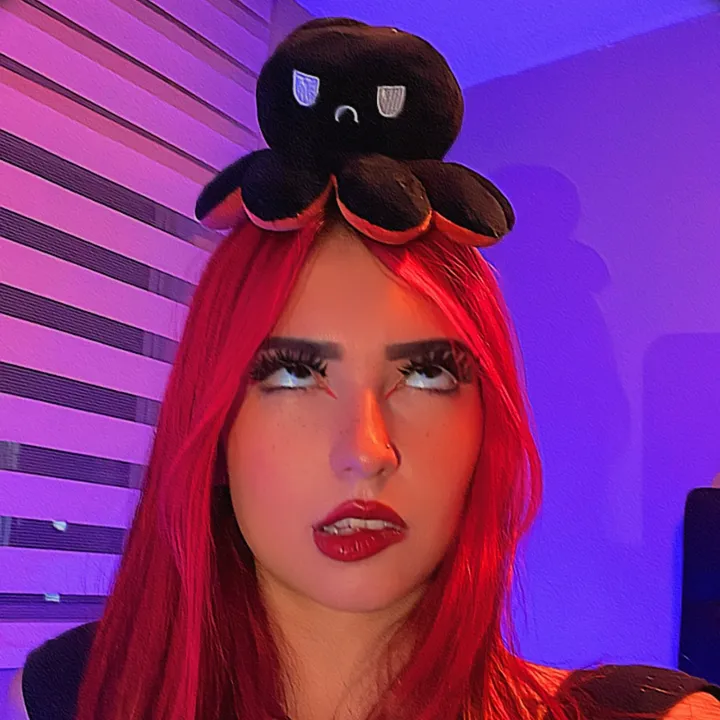 @laucriss_