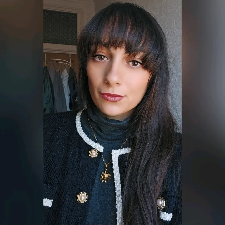 @loricandela