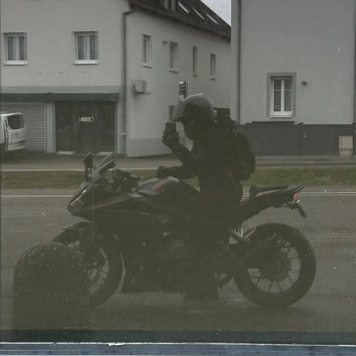 @vyrn.pckt