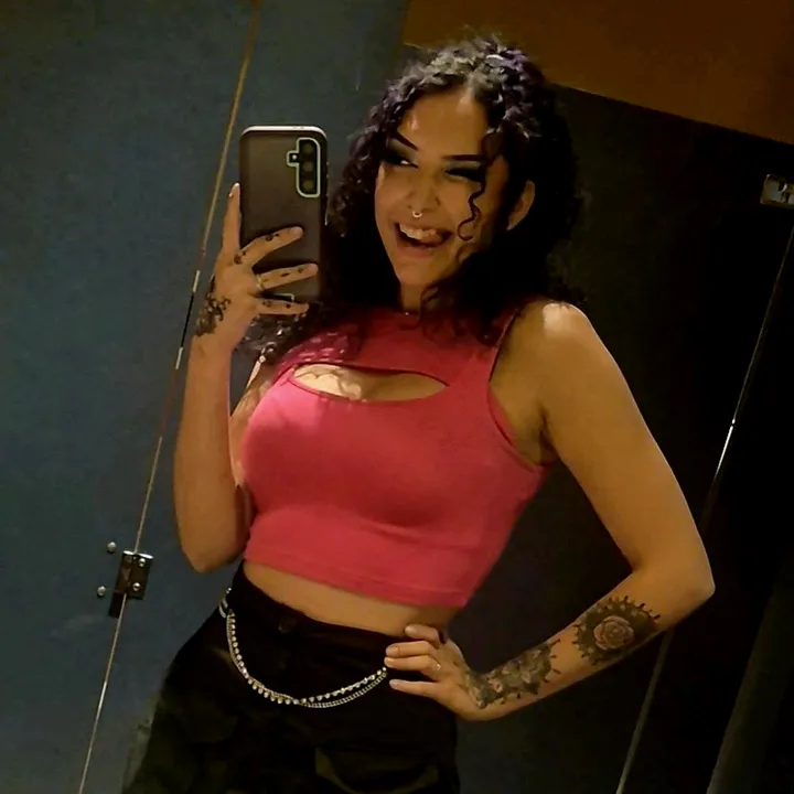 @arirosebeauty