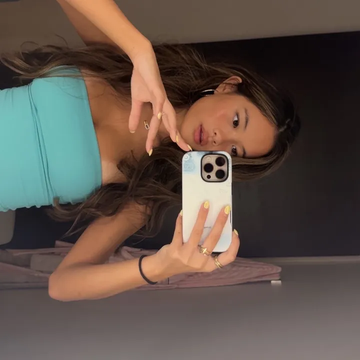 sskkyyllaarr.sky