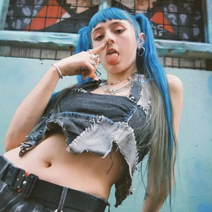 @ashnikkovault