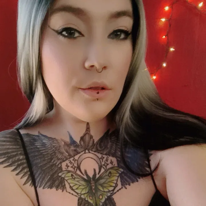 @goth_bimbo_barbee
