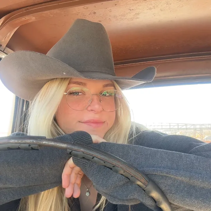 @tyrajonasdotter
