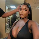@julhianna_