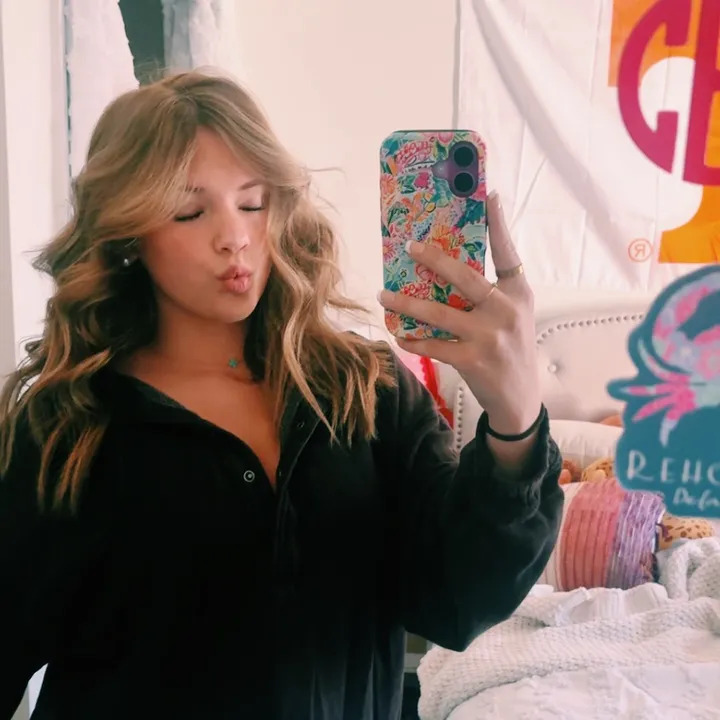 @carsonelizry