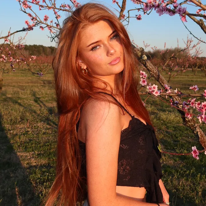 @bellaanderrson