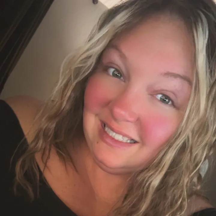 @christinaweaver8