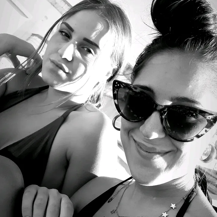 @sele.sisters