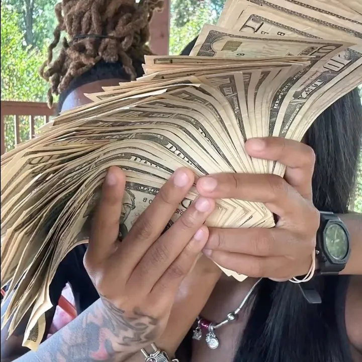 @alldaylisteningtojhene