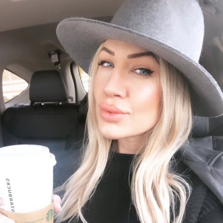 @thebombshellsuite