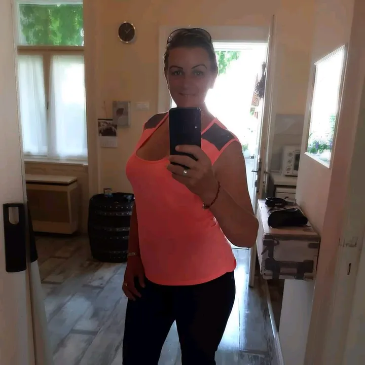 @zsuzsa279