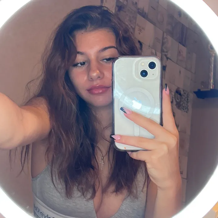 @carliee.vall