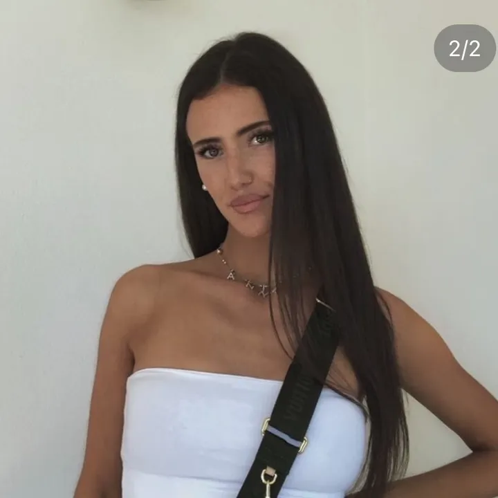@annaoliviaxxx