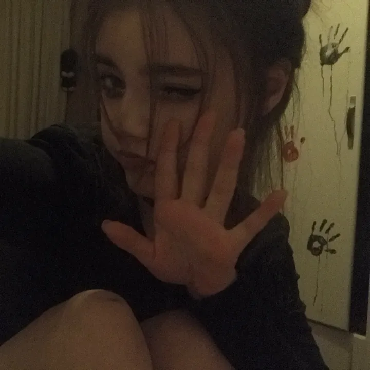@elfwull_
