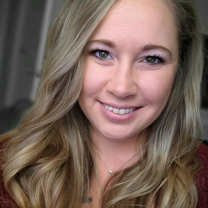 @scarlet_little