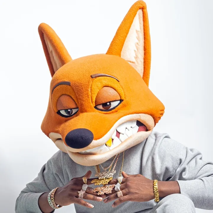 @silkythefox