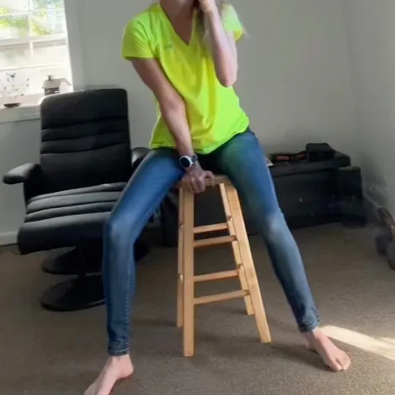 @itsmelinaleggs
