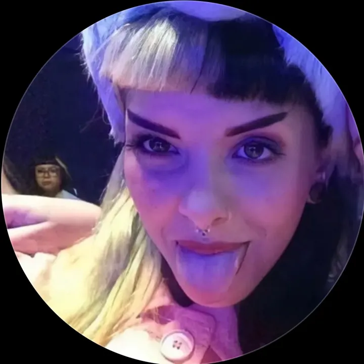 @melanie75385