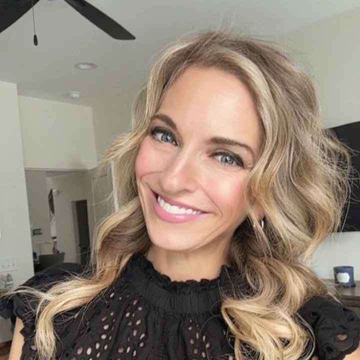 shesthat_blue_eyed_girl_