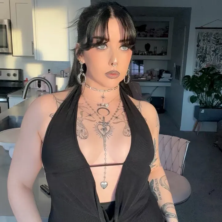 @kristinthewitch