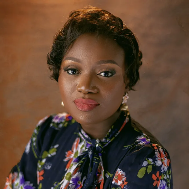 sholaaliogo