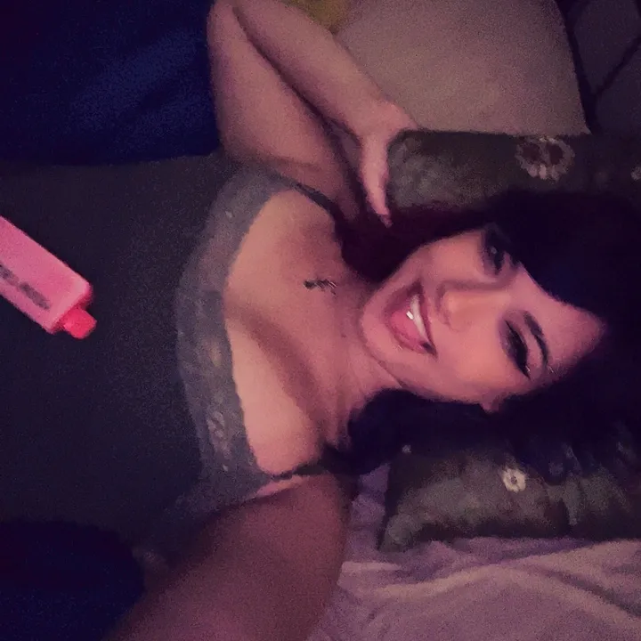 @noqueenjsgoddess