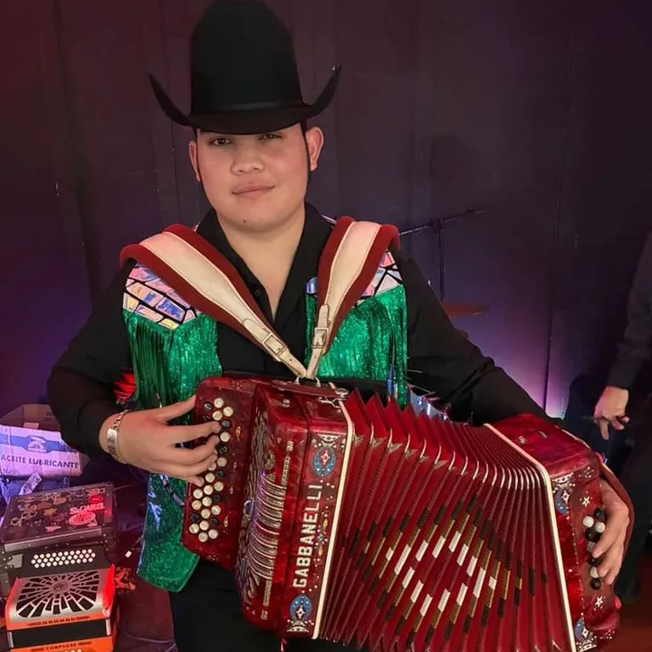 @nandolopezjr2107