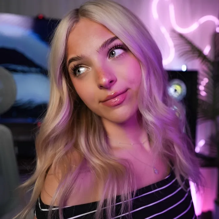 @lindseyszn