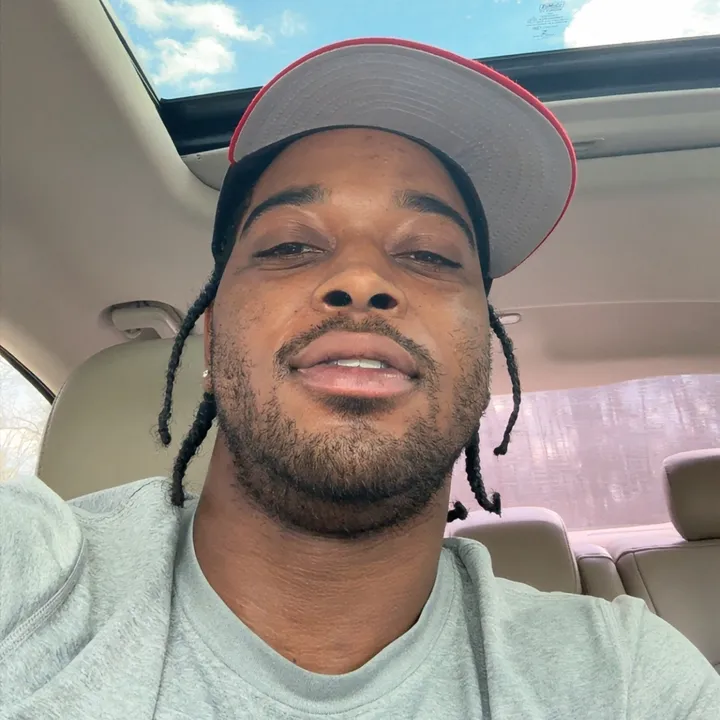 @naweekelly