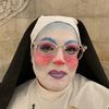 sister_minnie_pause